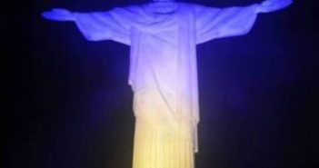 Статую Христа Спасителя у Ріо-Де-Жанейро підсвітили кольорами українського прапора