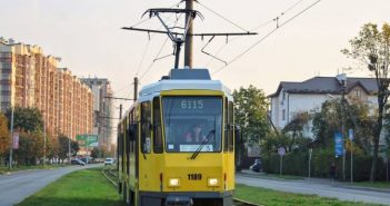 У Львові почав курсувати перший вживаний трамвай із Берліна (Фото, відео)