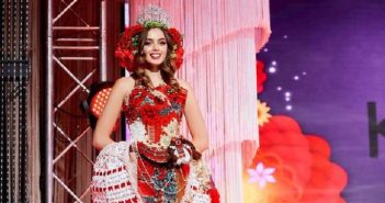 Міжнародний конкурс краси «Miss & Mister Planet-2018» проходив у Тбілісі (Грузія). За титул змагались переможці регіональних конкурсів із 35 країн світу, в тому числі Азербайджану, України, Білорусі, Естонії, Таджикистану, Латвії і Росії. Проте переможницею стала 18-річна Олена Фірут з міста Новояворівськ (Львівська область). Для неї це перша перемога на Міжнародному конкурсі! Дівчина навчається на юридичному факультеті Львівського національного університету імені Івана Франка. Захоплюється фотографуванням та малюванням полотен. В інтерв’ю грузинському виданню «Sputnik» Олена зізналась, що була впевнена в перемозі представниці Грузії, а ось, коли почула оголошення результатів, то не могла повірити в це! Оцінювало моделей із 35 країн світу міжнародне журі, до якого входило 25 чоловік. Титут «Mister Planet-2018» отримав представник Азербайджану Еміль Касимов Джерело: Західний аргумент