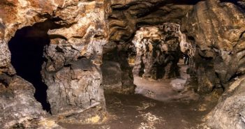 Археологи відкопали в печері на Тернопільщині фігурки трипільських богинь