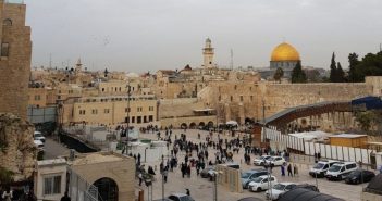 Вісник Апокаліпсису: змія на Стіні Плачу злякала віруючих