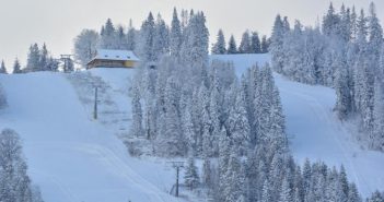 Гірськолижний курорт «Плай» розташований біля села Плав’є на півдні Львівської області.