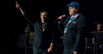 “Ось вам і різдвяне диво! Сьогодні у людини, якій присвячена пісня “Мить” народилася донька” – Вакарчук