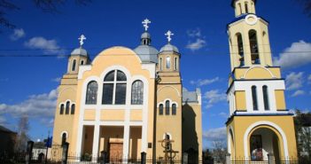 Храм св. апп Петра і Павла жовква
