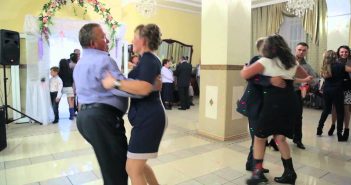 Запальна полька на львівському весіллі вразила українців - 1 мільон переглядів на YouTube