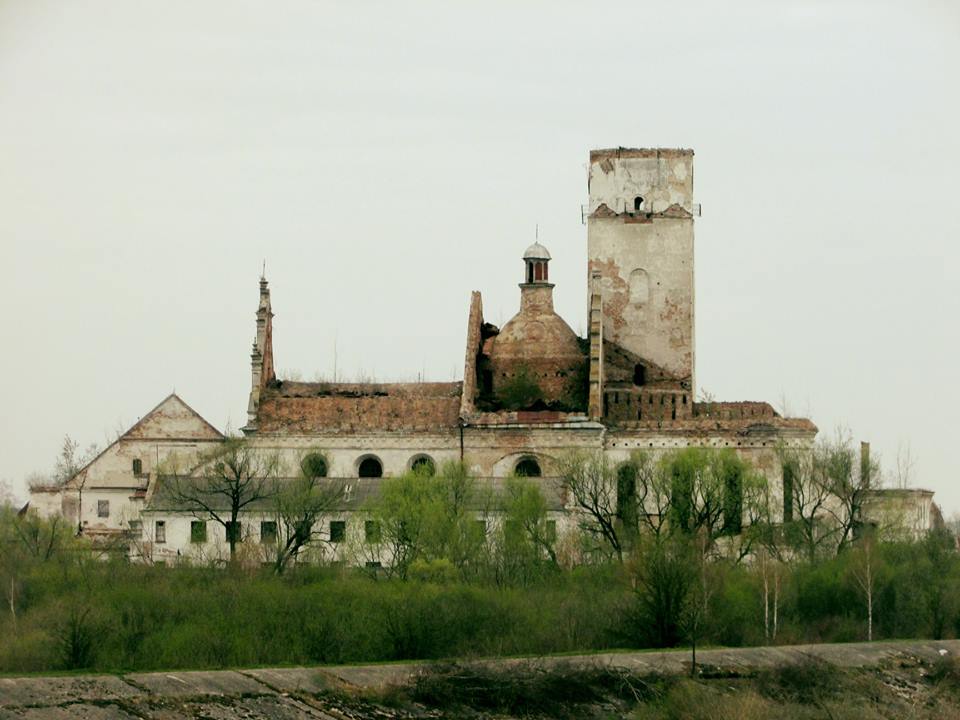 Колишній бернардинський монастир на Забужжі. Фото: Богдан Волошин
