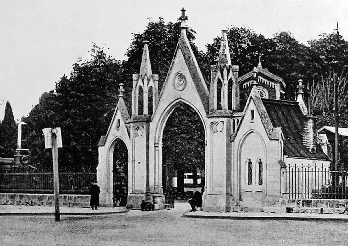 Головні ворота Личаківського цвинтаря, 1900 рік