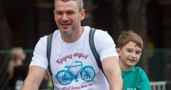 Кручу педалі, щоб вони жили. Львів’ян кличуть на благодійний велозабіг із Арсеном Мірзояном