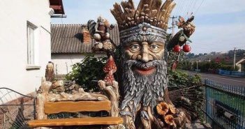 Чоловік з Тернопільщини перетворив своє подвір’я у справжню казку