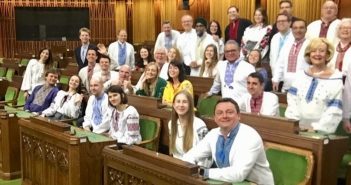 У Канаді депутати прийшли в українських вишиванках у парламент