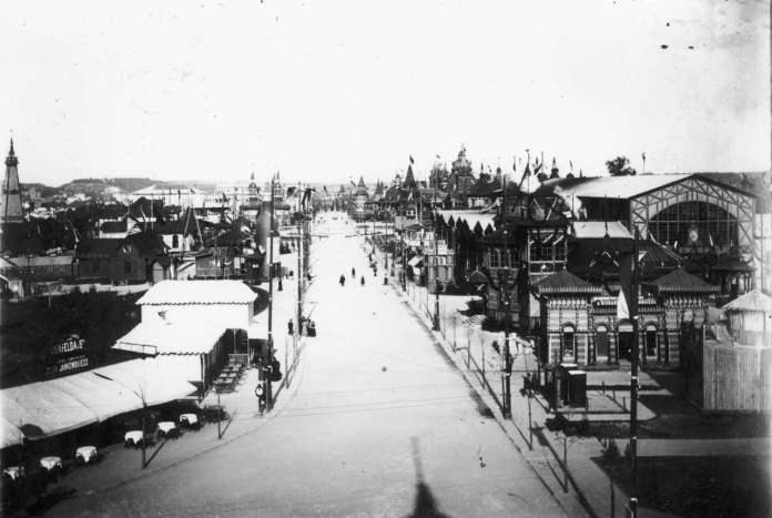 Загальний вигляд Крайової виставки на місці Стрийського парку. Фото 1894 року