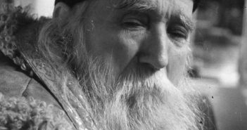 дід дідусь дідо старий старець мудрець Сільський священик навчив мене робити три речі щодня, коли я йду з дому