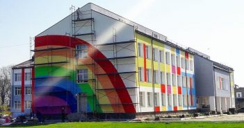 "Звинувачують у ЛГБТ-пропаганді": в школі на Львівщині розгорівся скандал