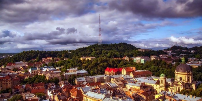 Панорама Львова на фоні Високого замку