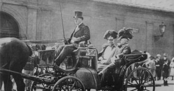 Полковник Редль зі своїм шефом бароном Гізлем.