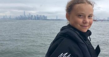 16-річна Грета Тунберг два тижні пливла через Атлантику на саміт ООН, оскільки не визнає літаків