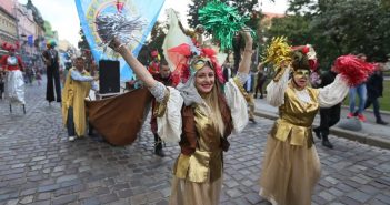 Центром Львова пройшов карнавал театрів з чотирьох країн світу