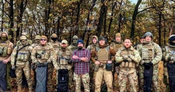 Добровольці із Золотого після розмови з Зеленським: "Залишаємось тут і будемо надалі стояти за Україну"