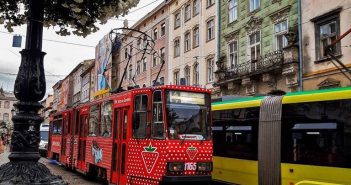 Полуничка та Електрон Трагічна історія кохання двох львівських трамваїв трамвай