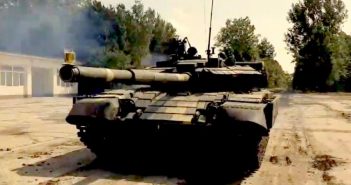 У Львові стабілізатори гармат танків перевіряють за допомогою пива — відео