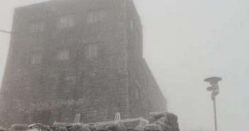 На горі Піп Іван Чорногірський вранці 30 жовтня стояв туман Фото: Facebook Чорногірський гірський пошуково-рятувальний пост