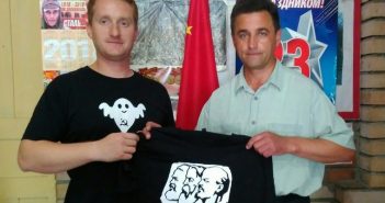 Едуард Матюха (праворуч) під час презентації книги секретаря Компартії «ДНР» Станіслава Ретинського, Горлівка, 28 червня 2019 року