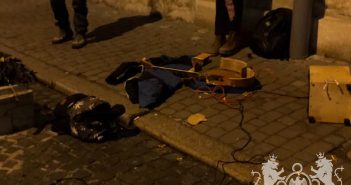У Львові радикальні націоналісти розбили гітару вуличному музикантові за російські пісні
