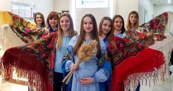 День Української Хустки