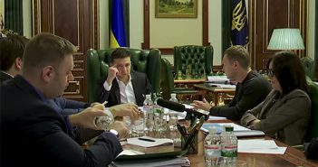 Офіс президента показав відео, як Зеленський вирішує питання тарифів