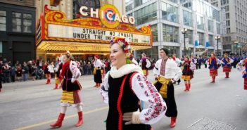 У центрі Чикаго на День подяки українці танцювали гопак на морозі (відео)