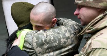 Зустріч українських бранців на КПП Майорське, 29 грудня