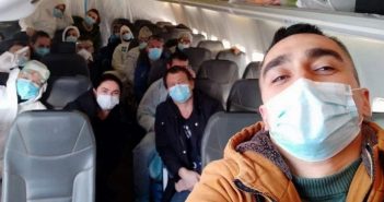 Евакуйовані з Китаю громадяни України у літаку
