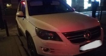 25-річного поліцейського затримали на автомобілі Volswagen Tiguan в центрі Львова