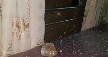 Поцілили у вікно пасажирського вагону: потяг "Львів - Москва" закидали камінням
