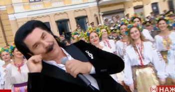 "Чому мовою агресора? Мова тут ні при чому, це дурниці " - Зібров пояснив, чому співав російською на День Незалежності