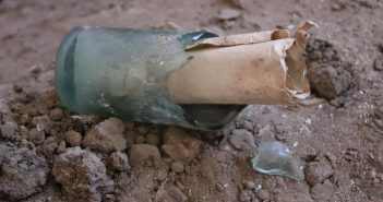 На Прикарпатті під час ремонту школи знайшли лист в майбутнє з 1929 року. ФОТО