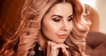 Яна Овчинникова-Осипова