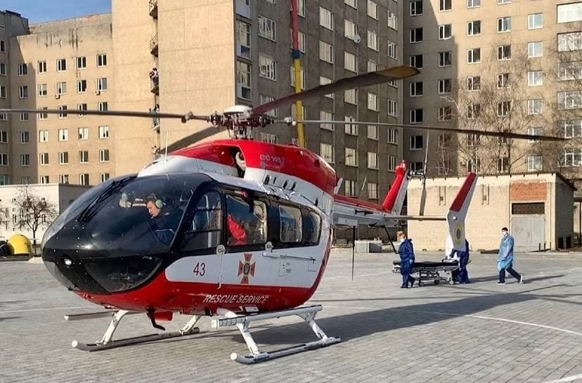 Уперше – гелікоптером. Пацієнтку з інсультом доправили до Львова з Турки за годину