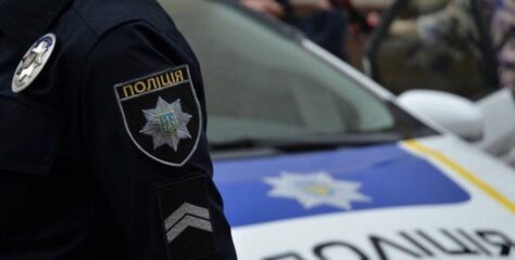 Біля Львова водій Volkswagen відкрив стрілянину по бусу ТЦК та втік