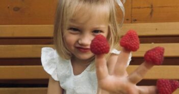 Христя українська мова блог дівчинка малина дитина ягоди