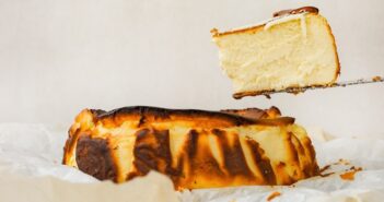 Швидко і смачно. Рецепт ніжної сирної запіканки, яка вас здивує