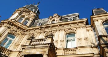 палац гіпсового короля