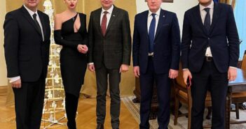 Тишкун Гарбарук Садовий Москаленко моветон