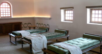 матрац келія хостел