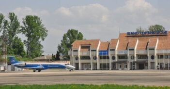 міжнародний аеропорт “Івано-Франківськ” у мирний час, фото з вікіпедії