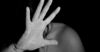 насильство насилля згвалтування жінка