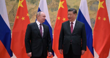 Президент Росії Владімір Путін (ліворуч) І Голова Кнр Сі Цзіньпінь (праворуч) У Пекіні 4 Лютого. Фото: Getty Images