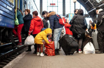 вокзал біженці перон поїзд мандрівка