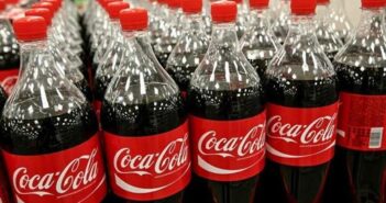 кока-кола вода газована солодка