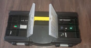 зарядний пристрій зарядка зарядне фронт